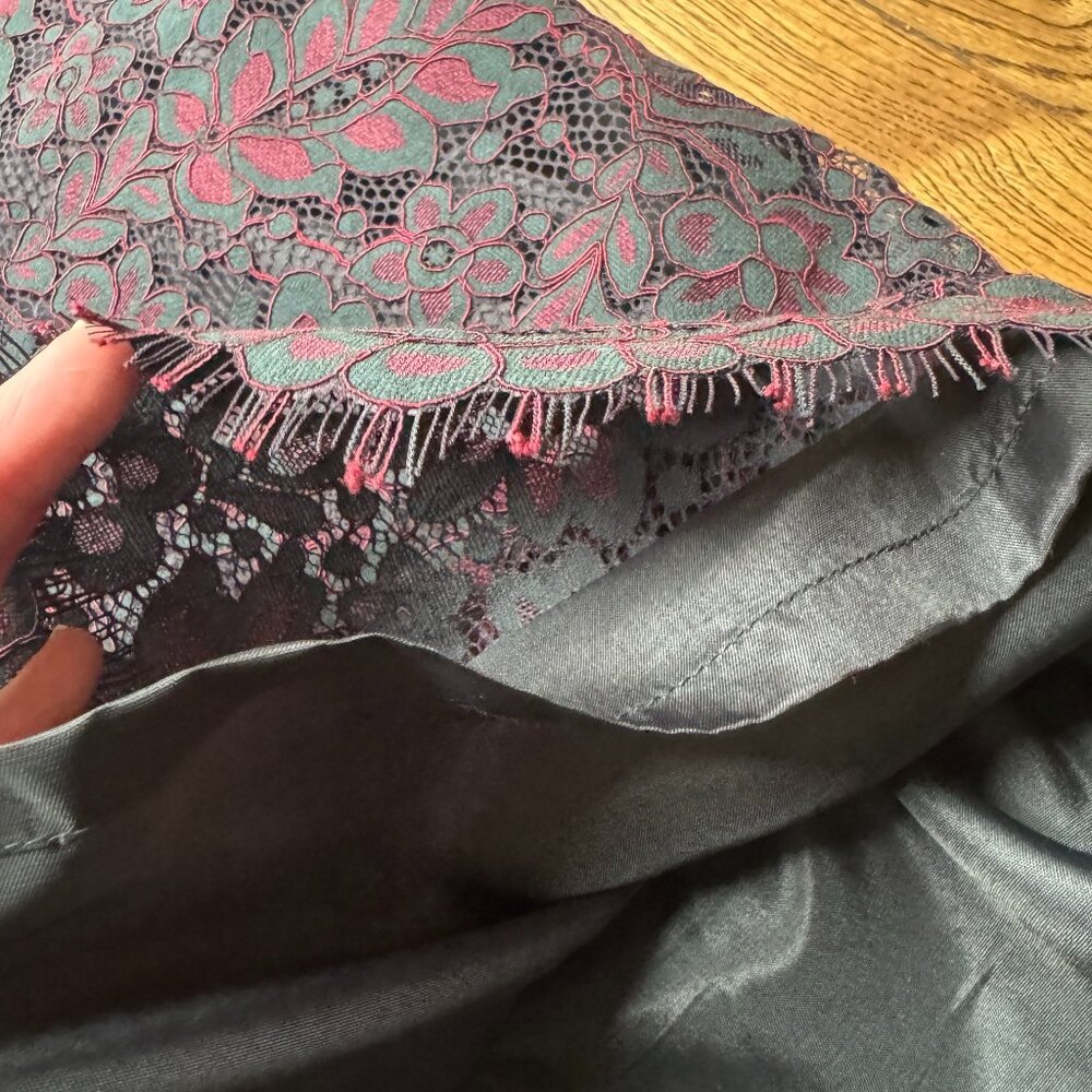 Brooks Brothers Women's Lace Overlay Dress Black and Burgundy Size 14 - Picture 9 of 11